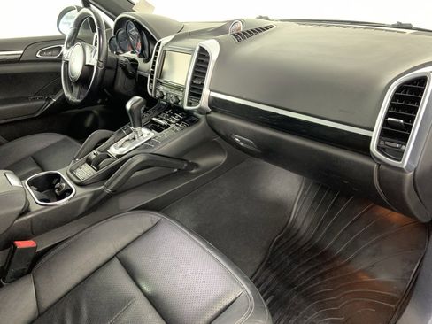 Used 2014 Porsche Cayenne w/ Basic Package image 28
