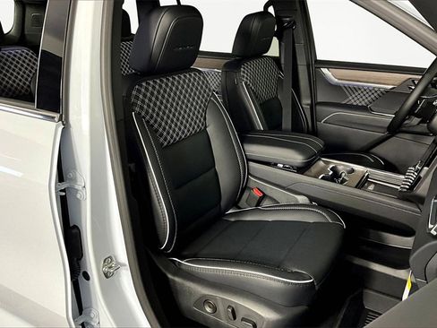 New 2026 GMC Acadia Denali w/ Super Cruise Package image 11