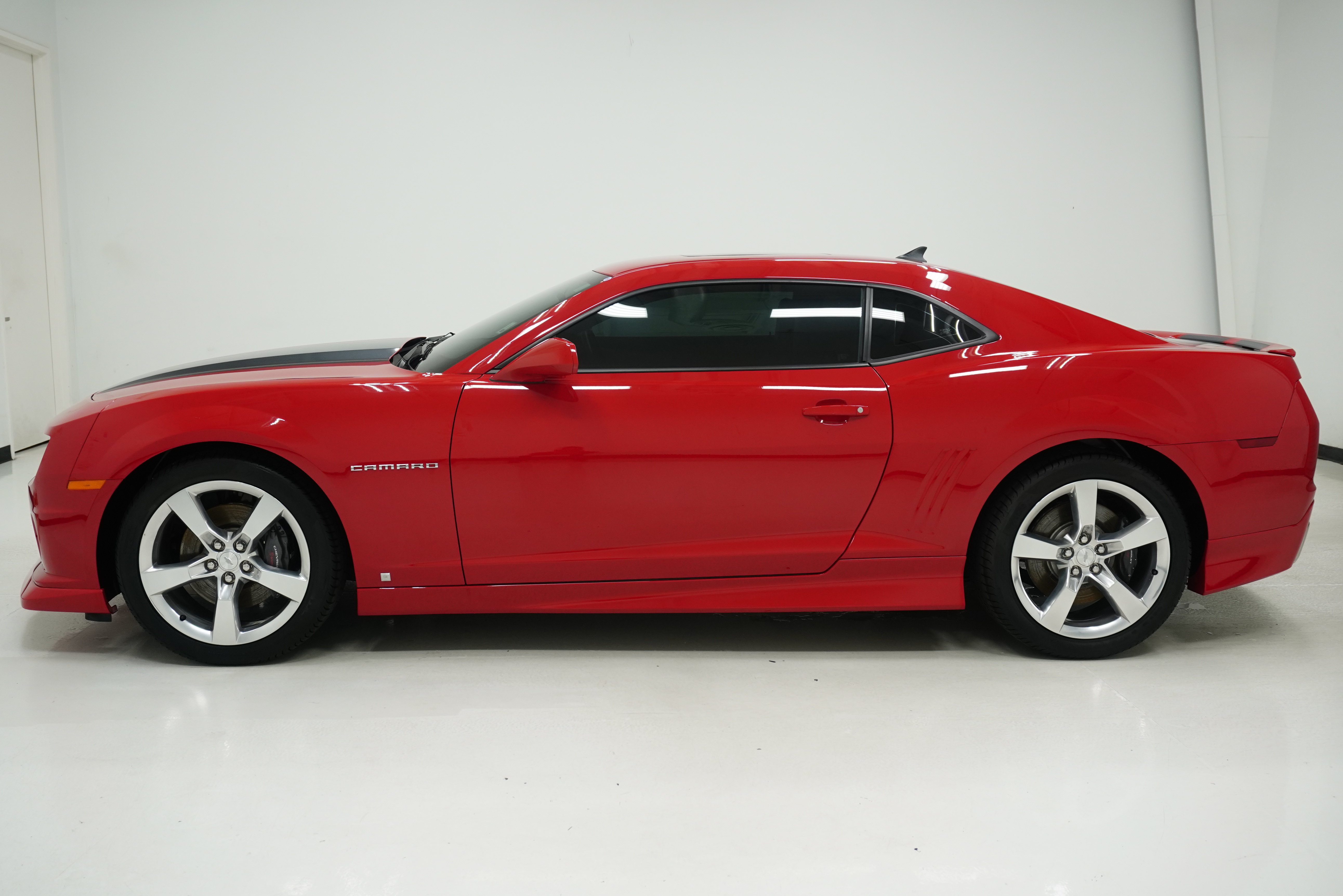 Used 2010 Chevrolet Camaro SS w/ RS Package RWD image 7