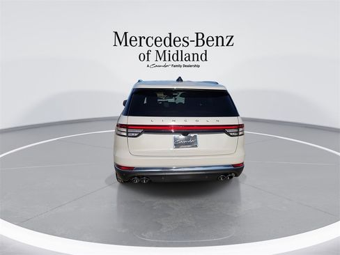 Used 2025 Lincoln Aviator Reserve w/ Equipment Group 201A image 7