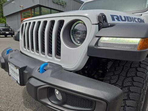 Used 2023 Jeep Wrangler Unlimited Rubicon 4xe w/ Cold Weather Group AWD/4WD image 9