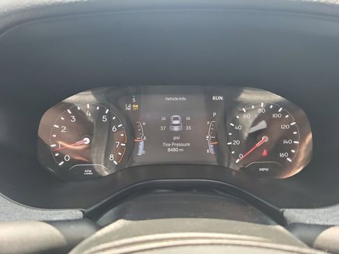 Used 2024 Jeep Compass Latitude image 10