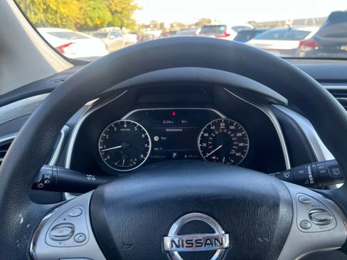 Used 2017 Nissan Murano S image 12