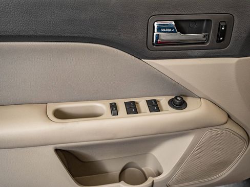 Used 2010 Ford Fusion SE FWD image 23