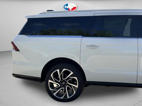 New 2026 Lincoln Navigator L Black Label AWD/4WD image 33