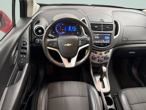 Used 2016 Chevrolet Trax LT w/ LT Sun and Sound Package FWD image 10