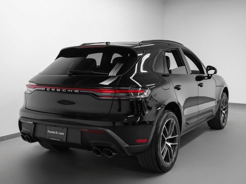 Certified 2026 Porsche Macan AWD/4WD image 12