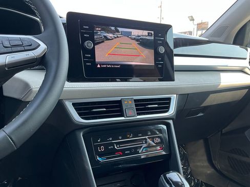 New 2025 Volkswagen Taos SE image 16