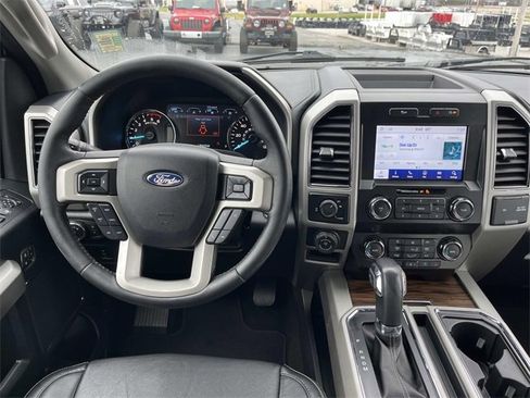 Used 2019 Ford F150 Lariat w/ Trailer Tow Package image 15