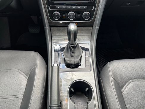 Used 2018 Volkswagen Passat 2.0T SE w/ SE Lighting Package image 26