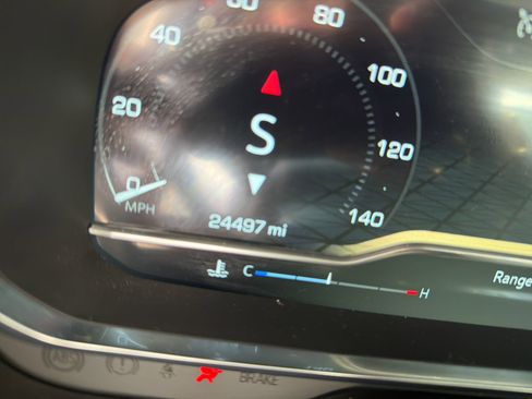 Used 2024 GMC Yukon AT4 w/ Technology Package image 13