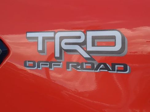 Used 2024 Toyota Tacoma TRD Off-Road w/ TRD Off Road Upgrade Package AWD/4WD image 14