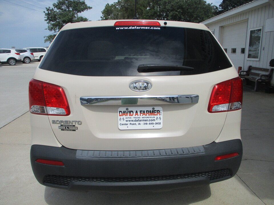 Used 2012 Kia Sorento FWD w/ Third Row Pkg image 14