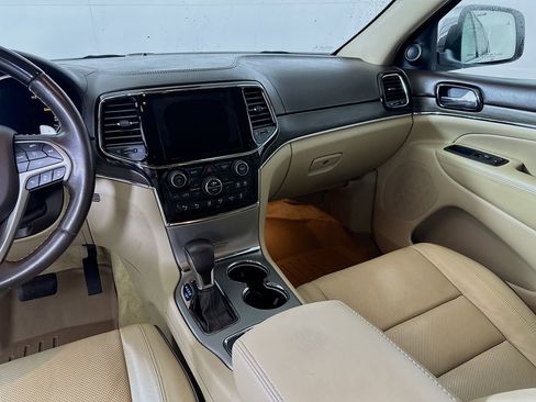 Used 2019 Jeep Grand Cherokee Overland image 19