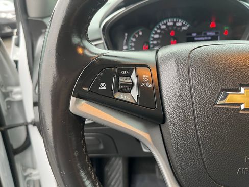 Used 2020 Chevrolet Trax LT w/ LT Convenience Package FWD image 29