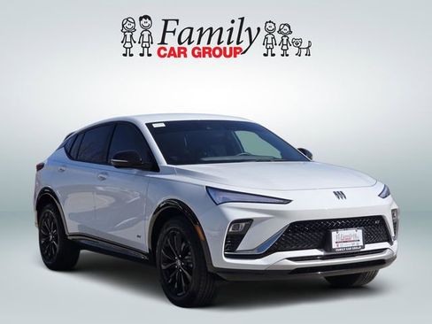 Used 2025 Buick Envista Sport Touring w/ Convenience I Package image 2