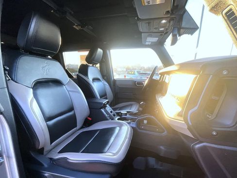 Used 2024 Ford Bronco Wildtrak image 16