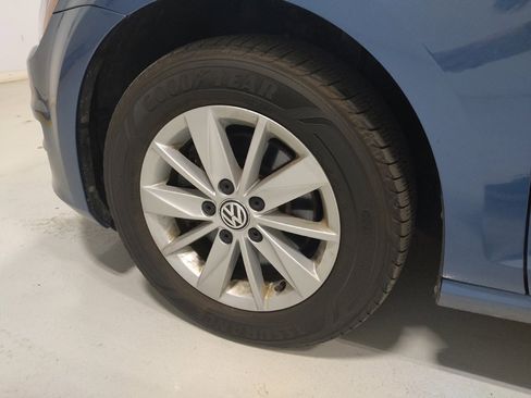 Used 2015 Volkswagen Golf S FWD image 31