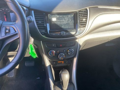 Used 2018 Chevrolet Trax LS image 20