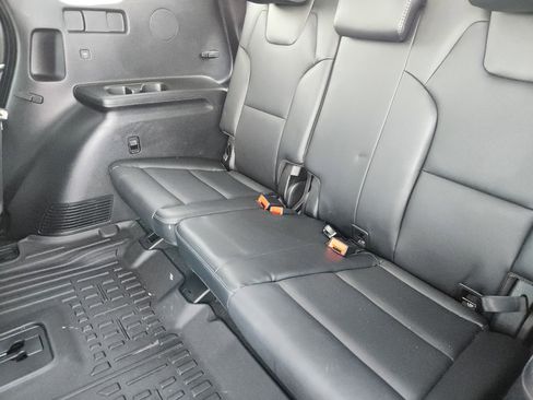 Used 2024 Kia Telluride S w/ S Sunroof Package image 9