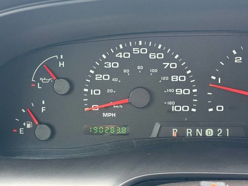 Used 2005 Ford Excursion XLT image 33