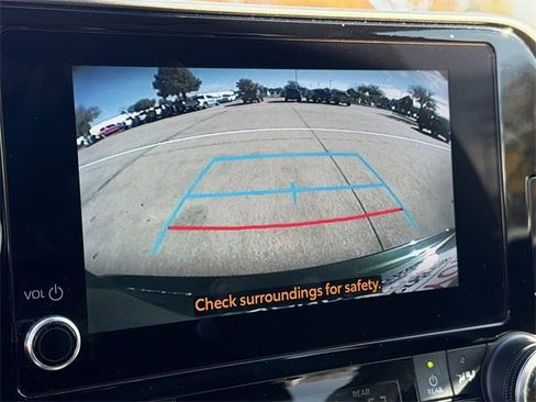 Certified 2024 Toyota Highlander XLE image 19