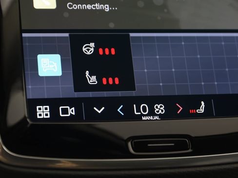 Used 2025 Volvo XC90 B5 Plus w/ Protection Package Premier image 8