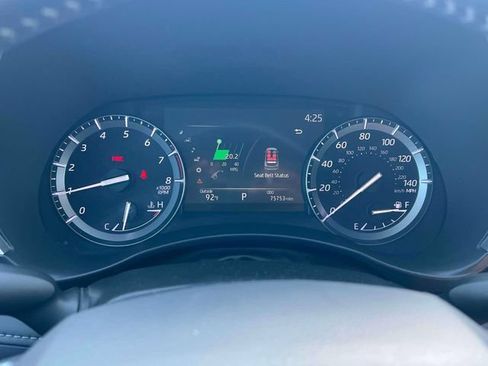 Used 2020 Toyota Highlander XLE AWD/4WD image 18
