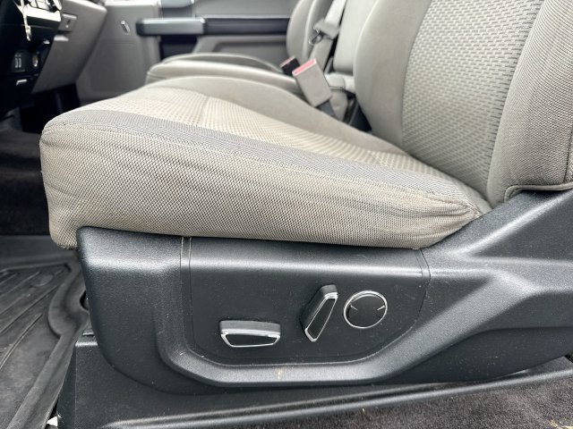 Used 2017 Ford F150 XLT w/ Equipment Group 302A Luxury AWD/4WD image 12