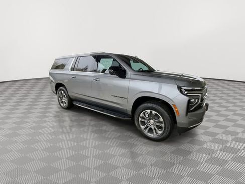 New 2026 Chevrolet Suburban LT w/ Comfort Package image 9