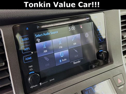 Used 2016 Toyota Sienna L image 16