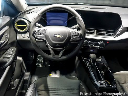 New 2026 Chevrolet Trax LT FWD image 12