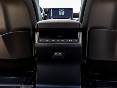 Used 2026 Lexus GX 550 w/ Accessory Package (2T) AWD/4WD image 32