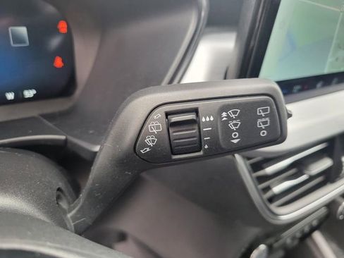 Used 2025 Ford Escape Platinum image 17