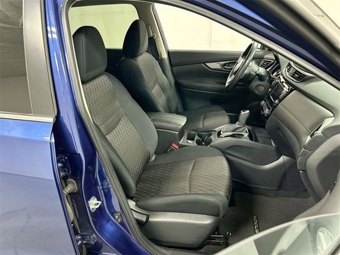 Used 2019 Nissan Rogue SV image 22