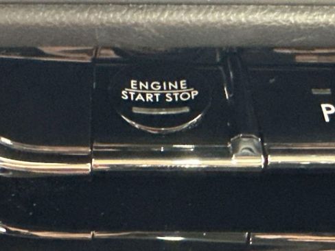 Used 2023 Lincoln Corsair Reserve w/ Equipment Group 202A AWD/4WD image 22