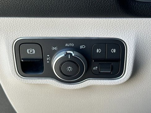 Certified 2023 Mercedes-Benz GLB 250 4MATIC image 36