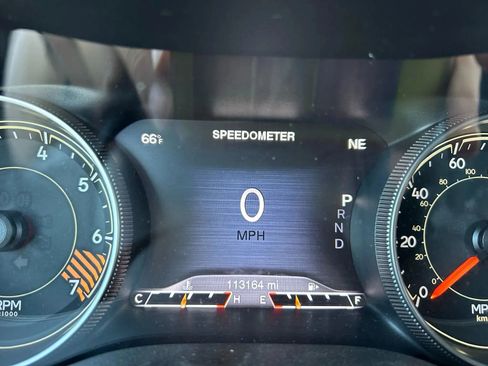 Used 2015 Jeep Cherokee Limited w/ Luxury Group image 19