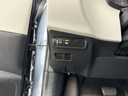 Used 2023 Toyota Corolla Cross LE image 30