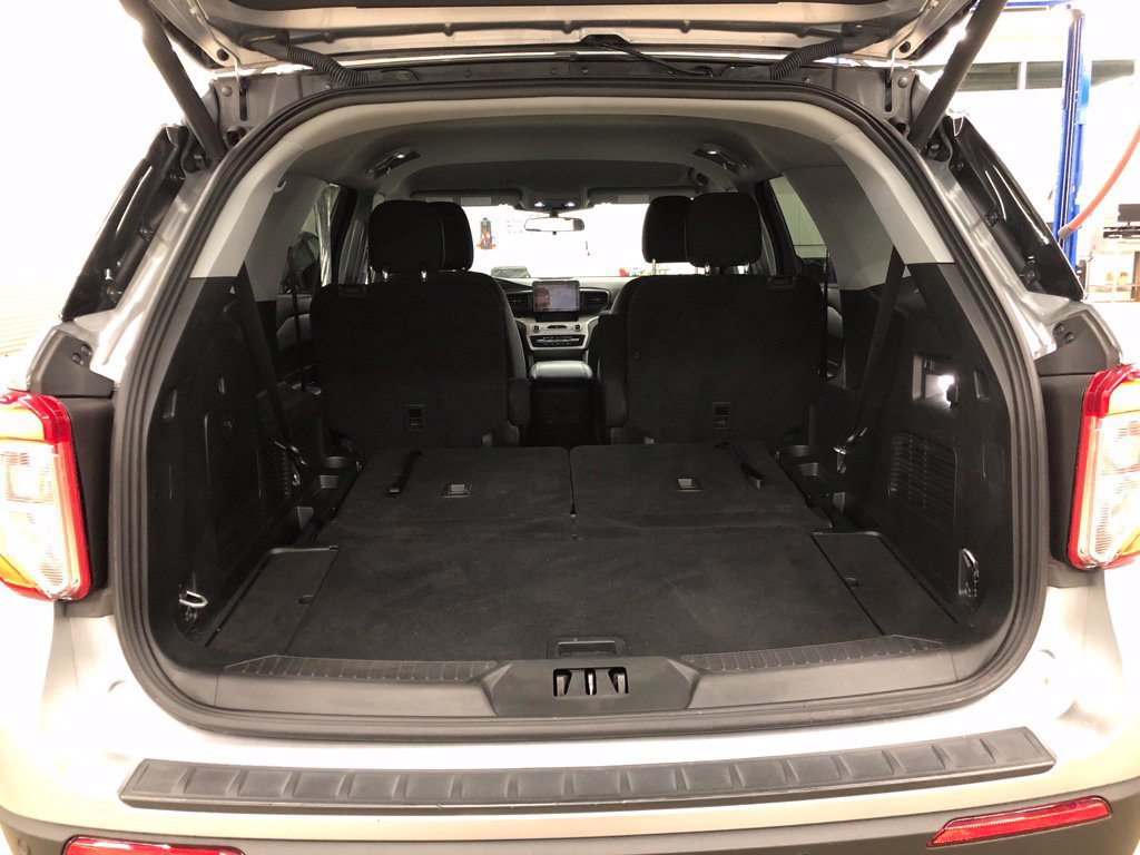 Used 2024 Ford Explorer XLT AWD/4WD image 18