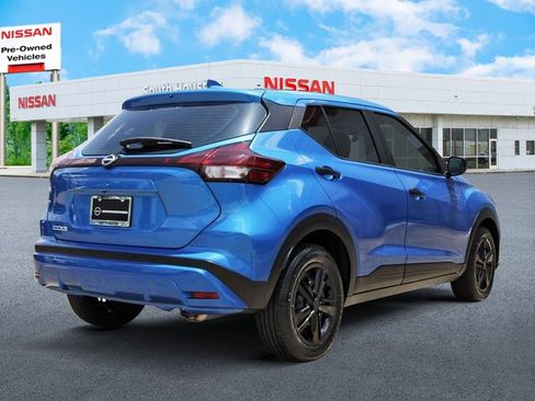 Certified 2025 Nissan Kicks Play S FWD image 4