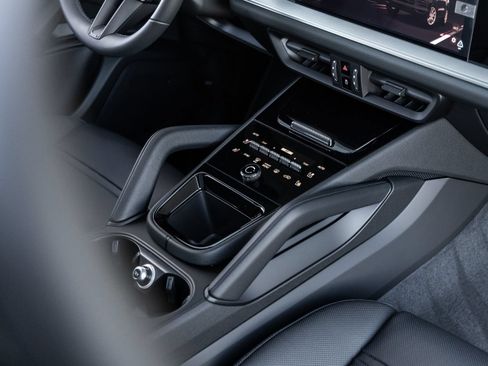 Certified 2026 Porsche Cayenne Coupe AWD/4WD image 29
