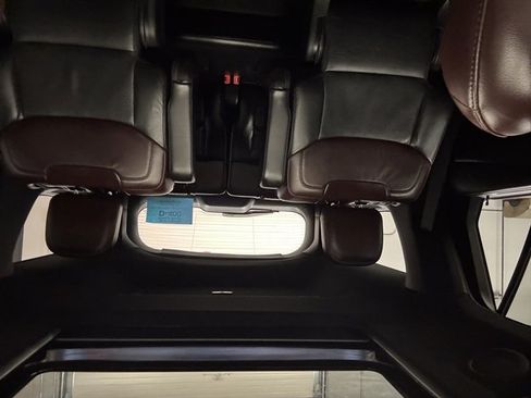 Used 2020 Ford Explorer Platinum w/ Premium Technology Package image 34