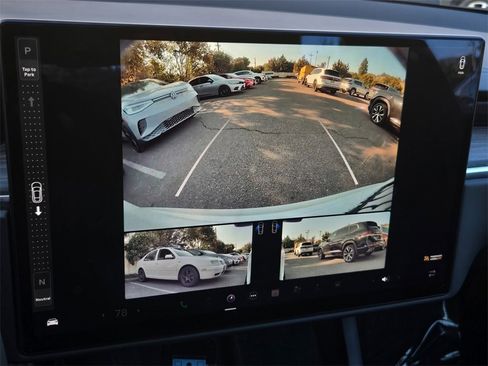 Used 2022 Tesla Model S image 19