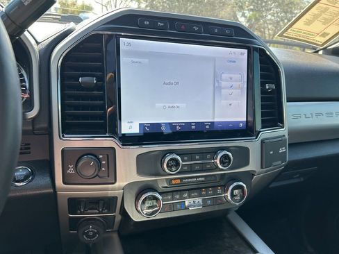 Used 2022 Ford F250 Lariat w/ Lariat Ultimate Package image 31