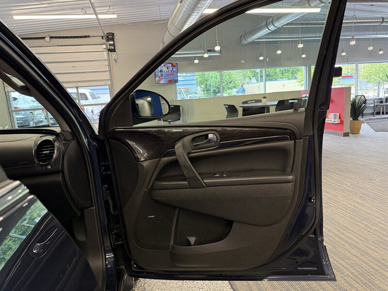 Used 2015 Buick Enclave Leather AWD/4WD image 45