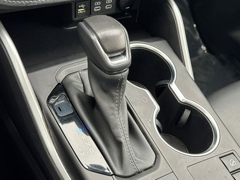 Used 2023 Toyota Highlander XLE image 26
