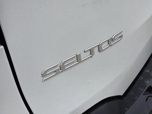 Certified 2025 Kia Seltos S FWD image 16