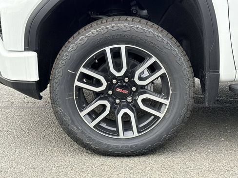 New 2026 GMC Sierra 1500 AT4 w/ AT4 Premium Package AWD/4WD image 12