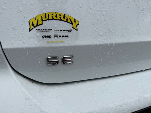 Used 2024 Volkswagen Taos SE image 17